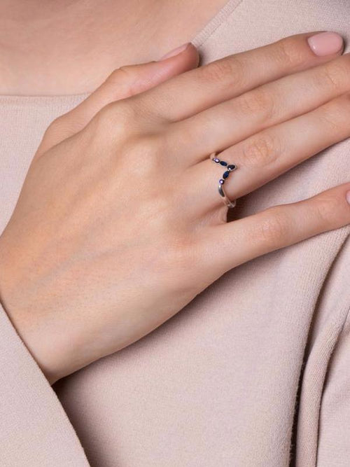 V Ring